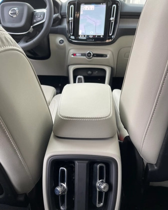 Volvo XC 40 cena 179900 przebieg: 10000, rok produkcji 2023 z Torzym małe 466